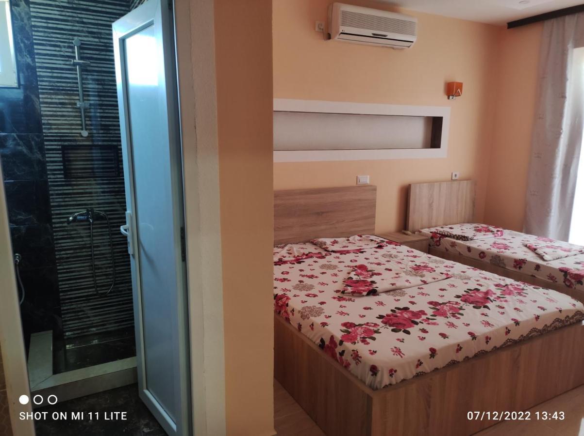 Grandino Rooms & Apartments Ulcinj Bagian luar foto