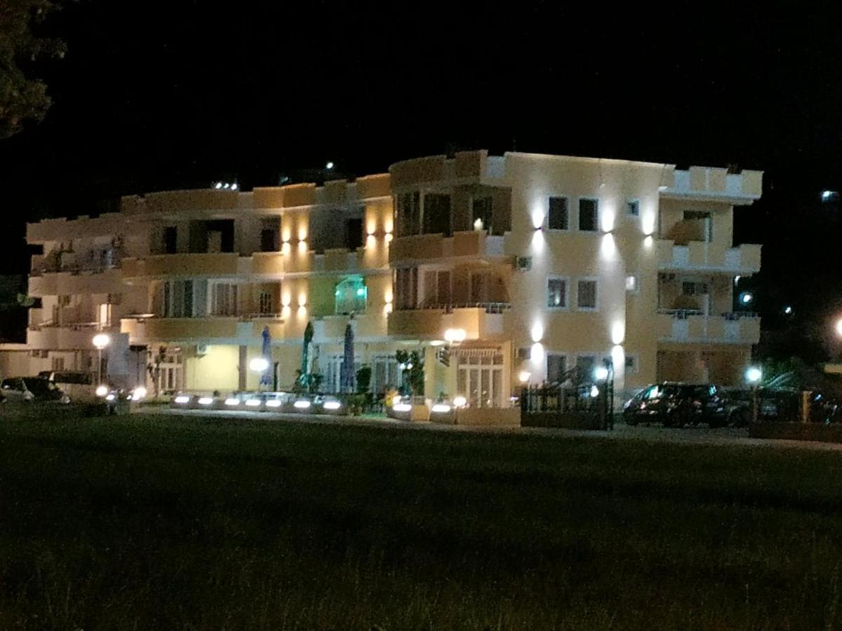 Grandino Rooms & Apartments Ulcinj Bagian luar foto