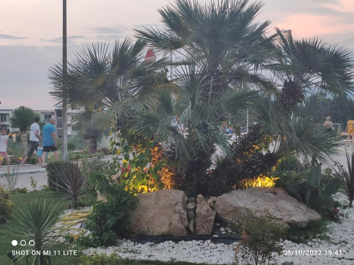 Grandino Rooms & Apartments Ulcinj Bagian luar foto