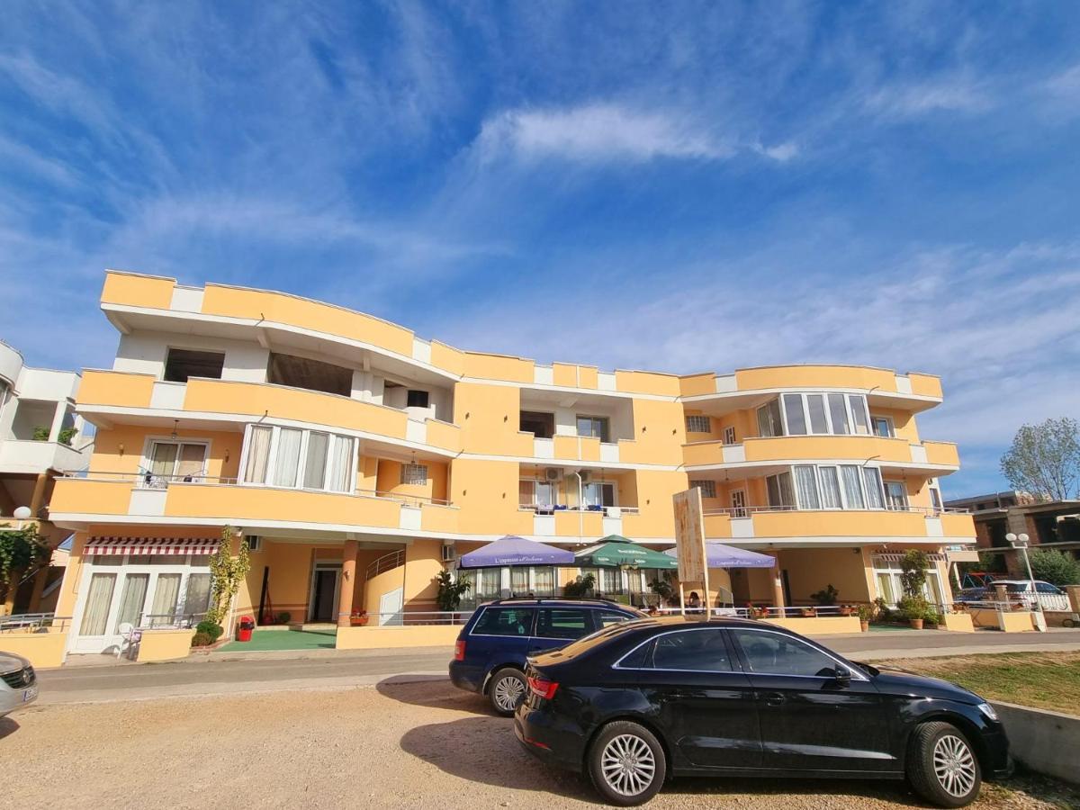 Grandino Rooms & Apartments Ulcinj Bagian luar foto