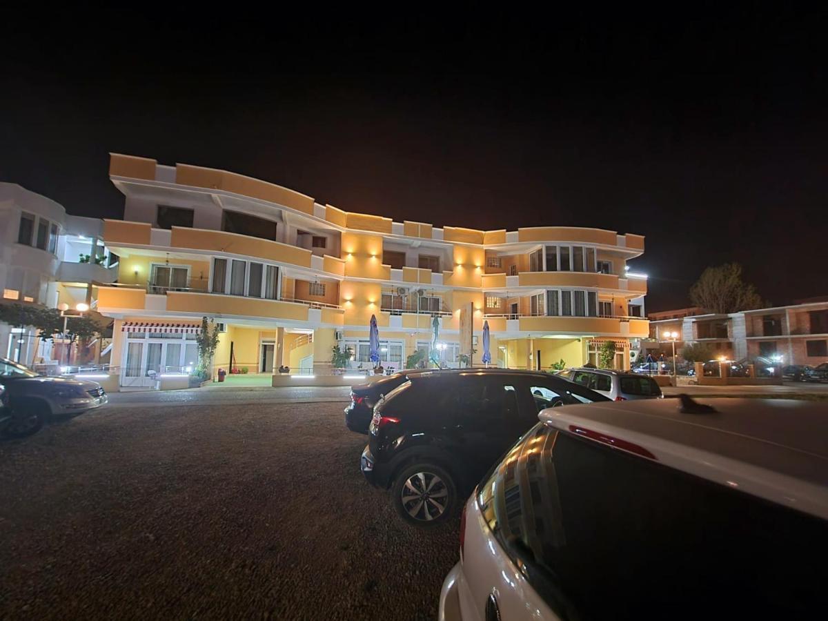 Grandino Rooms & Apartments Ulcinj Bagian luar foto