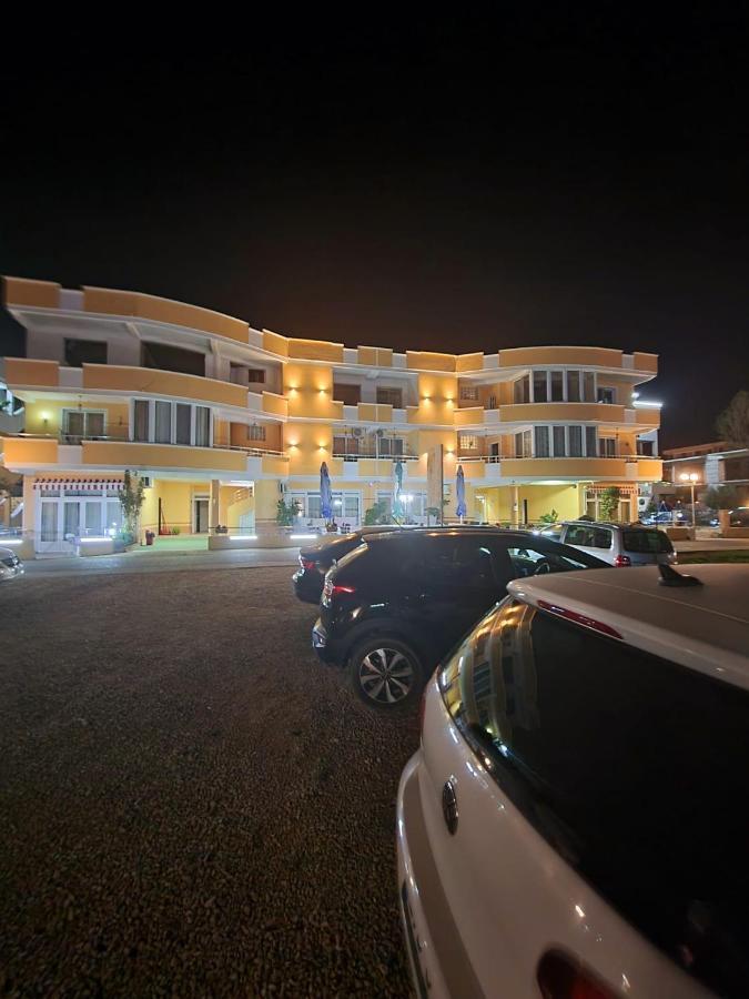 Grandino Rooms & Apartments Ulcinj Bagian luar foto