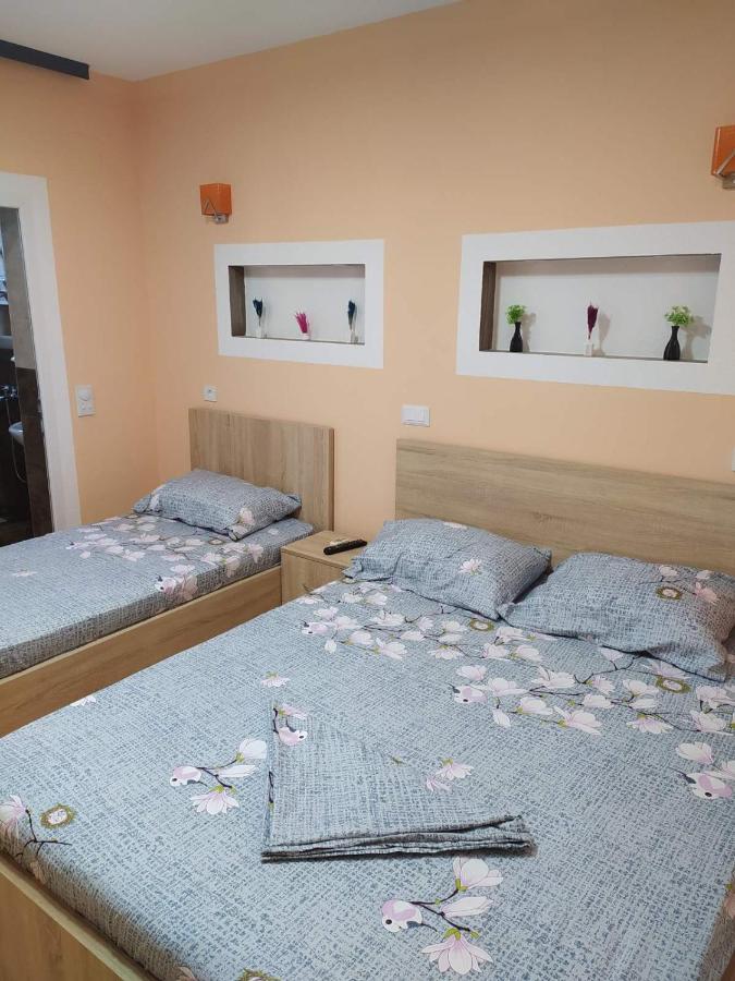 Grandino Rooms & Apartments Ulcinj Bagian luar foto