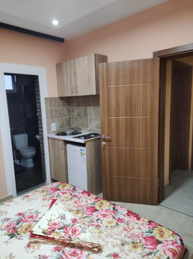 Grandino Rooms & Apartments Ulcinj Bagian luar foto