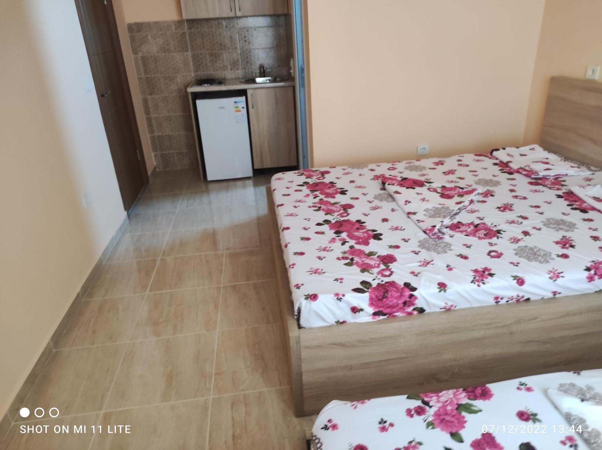 Grandino Rooms & Apartments Ulcinj Bagian luar foto