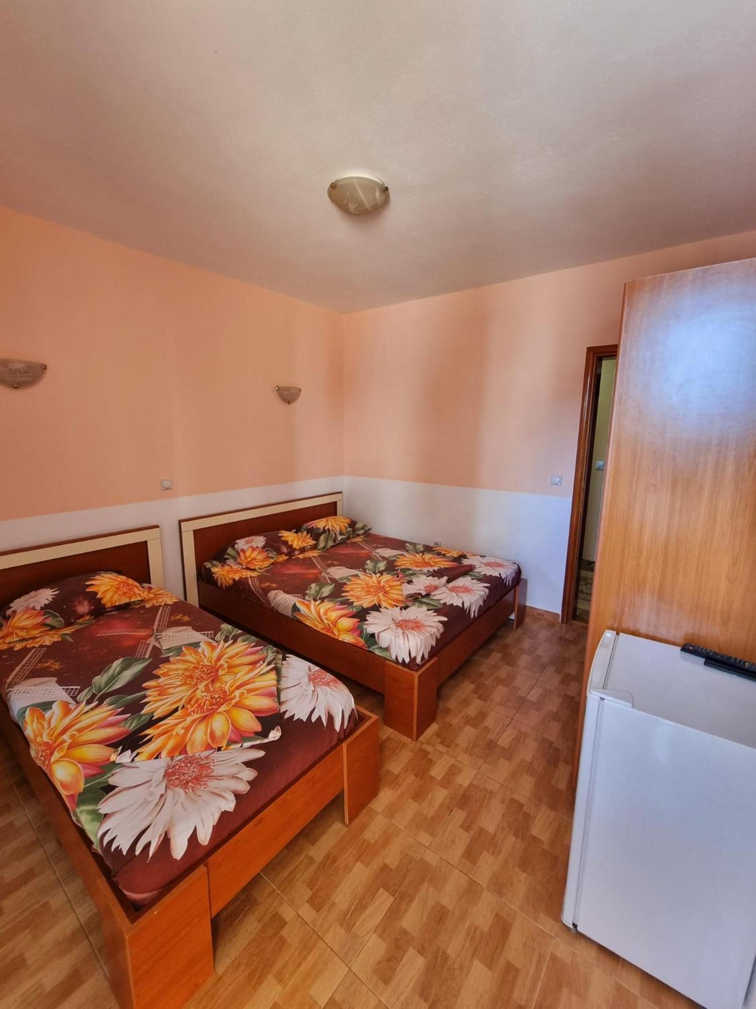 Grandino Rooms & Apartments Ulcinj Ruang foto