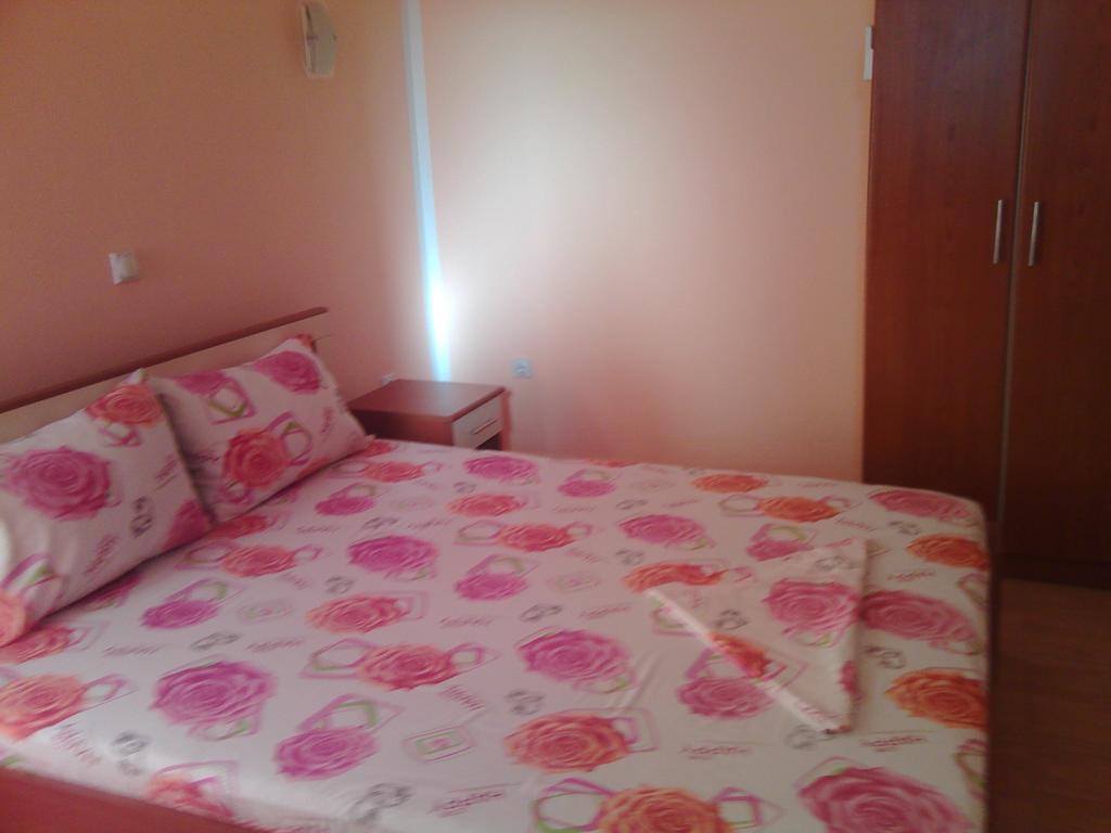 Grandino Rooms & Apartments Ulcinj Ruang foto