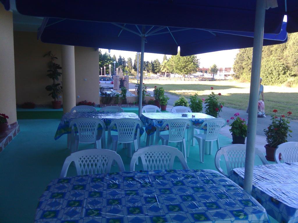 Grandino Rooms & Apartments Ulcinj Ruang foto
