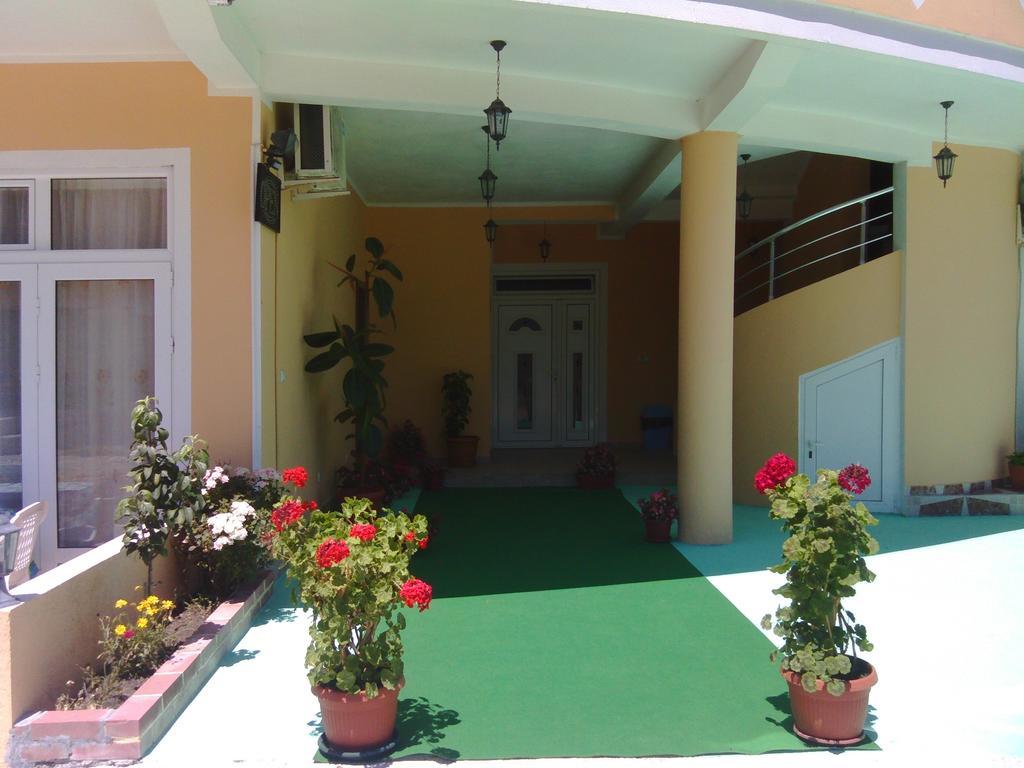 Grandino Rooms & Apartments Ulcinj Ruang foto